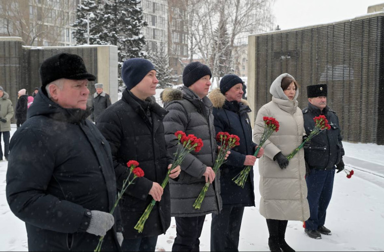 Почетная Вахта Памяти  на Посту №1.